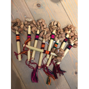 tobillera-notenratel-op-bamboestok_1