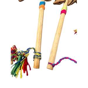 tobillera-notenratel-op-houten-stok-22cm_3_-_bewerkt